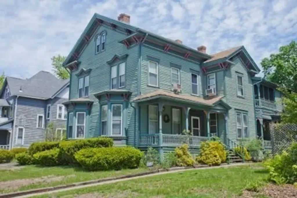 127-129 Thompson St., Springfield