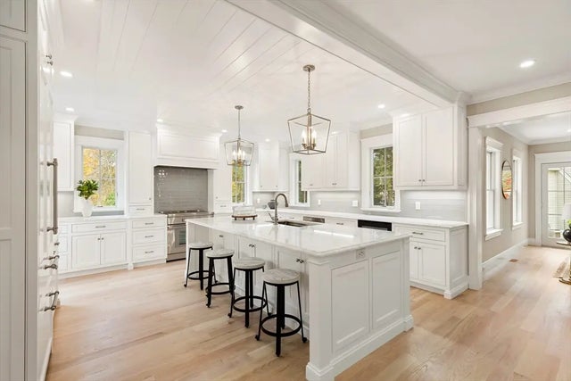 6 Revolutionary Road, Lexington