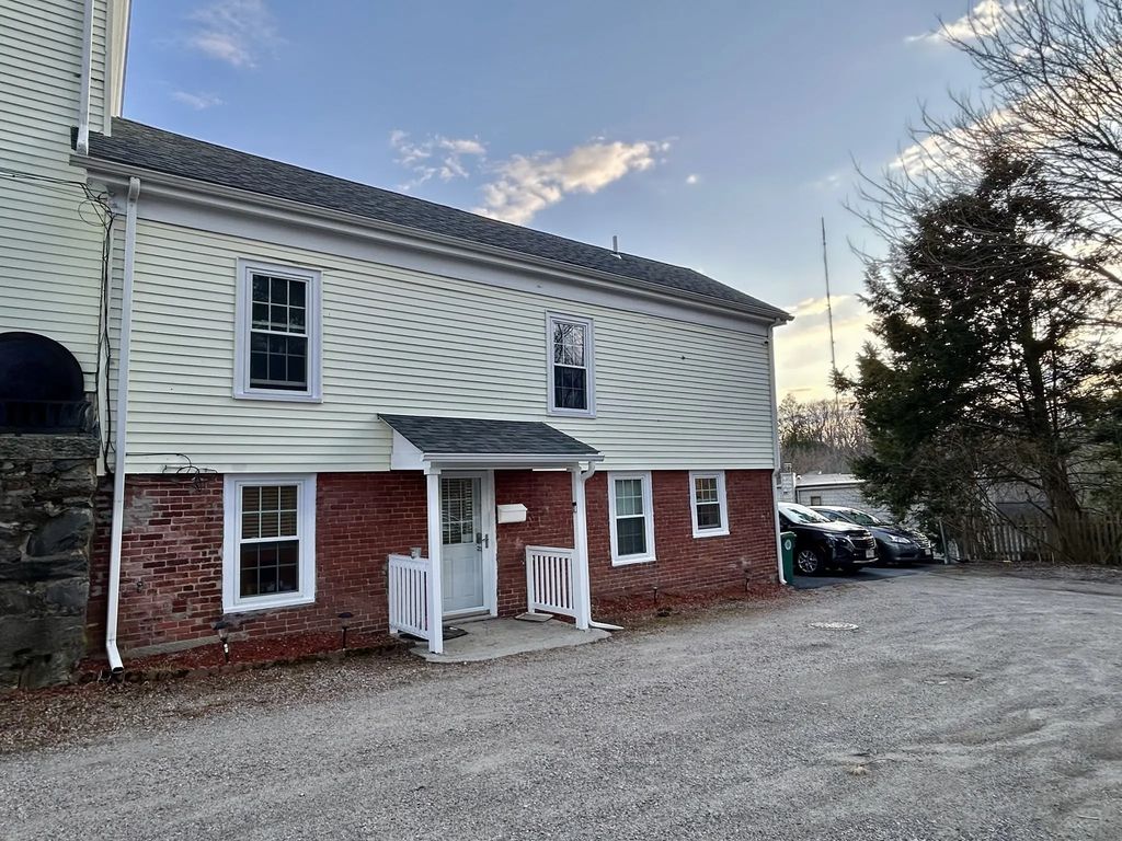 969 Chestnut Street #b, Newton