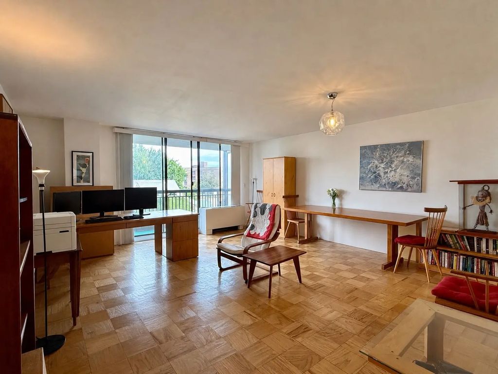 50 Lngwood #519, Brookline