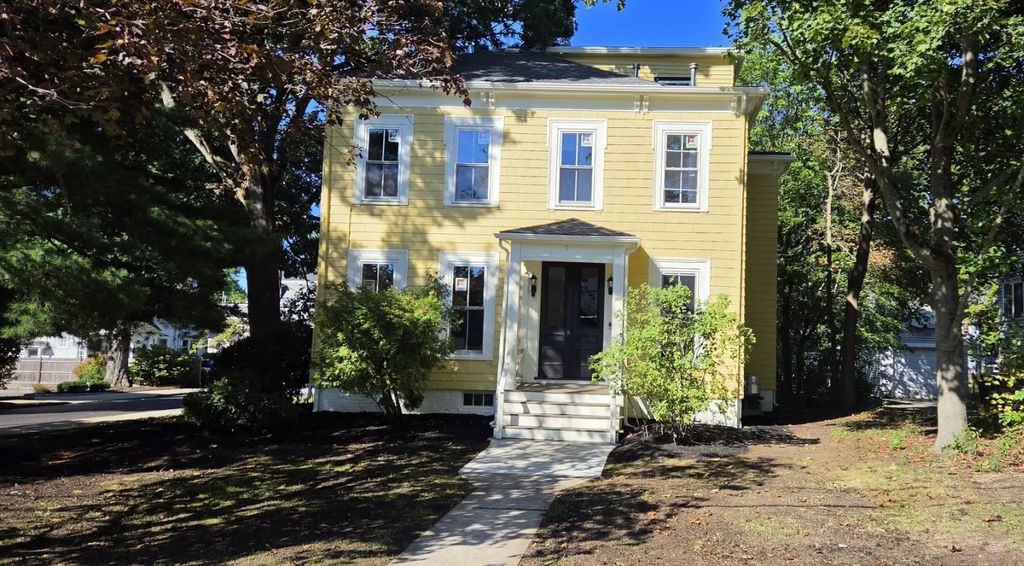 36 Mystic St, Medford
