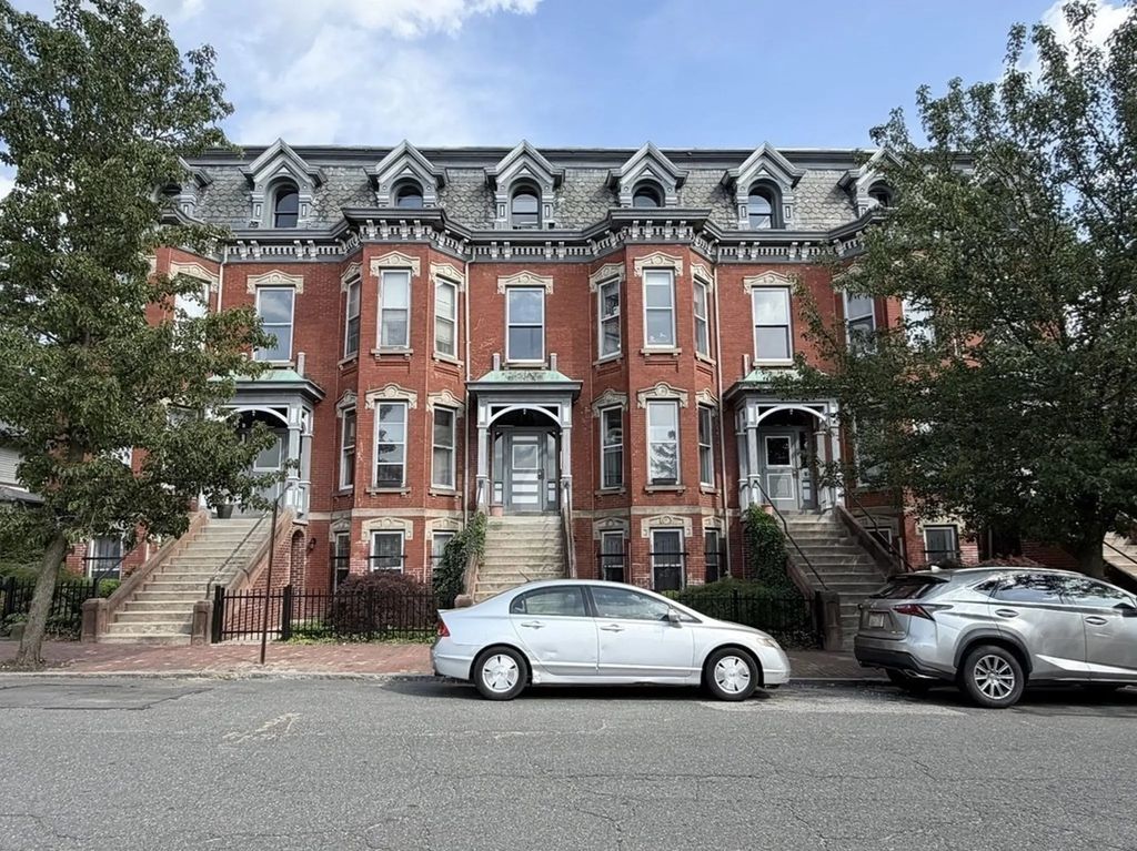70 Temple St #1, Springfield