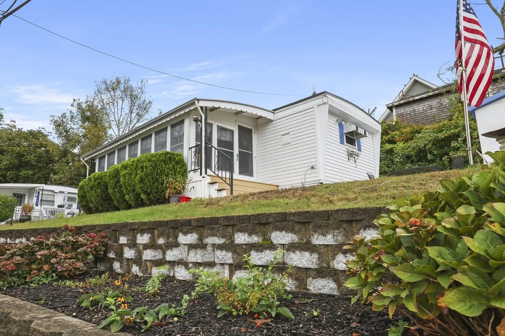 58 Kins Court, Wareham