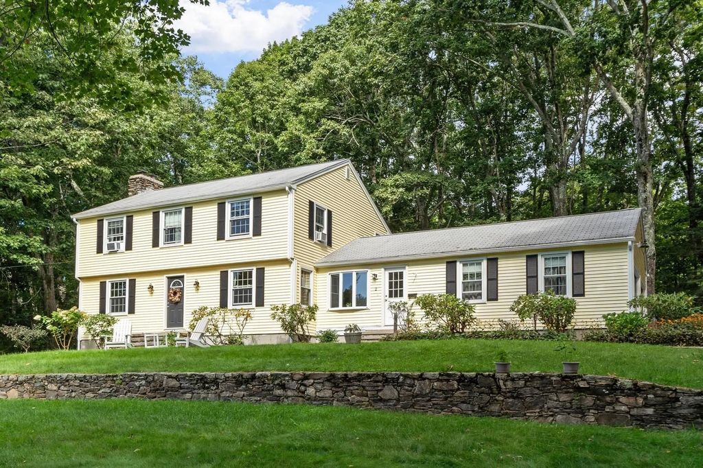 2 Nipmuc Rd, Paxton