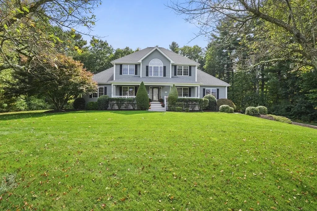 71 Stonegate Drive, East Bridgewater