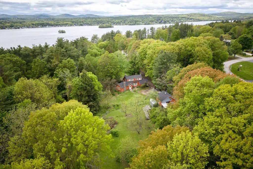 43 White Oaks Rd, Laconia