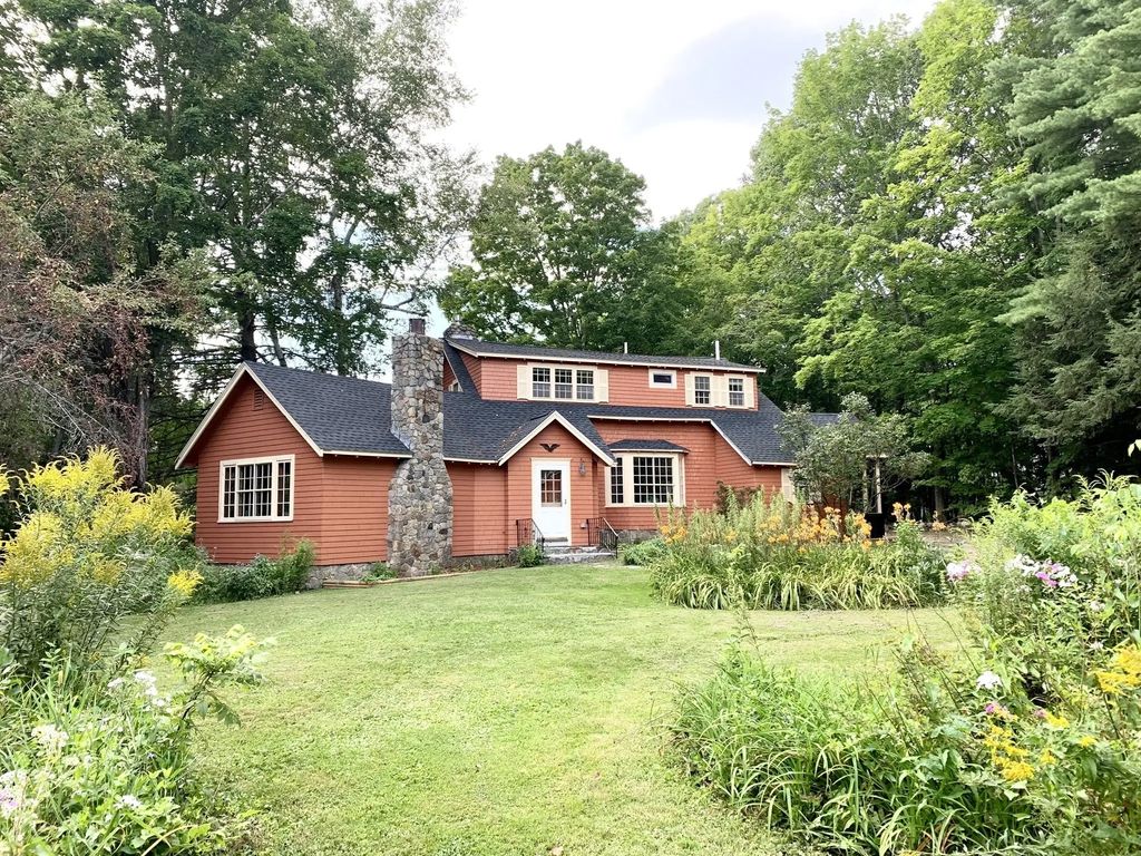 43 White Oaks Rd, Laconia