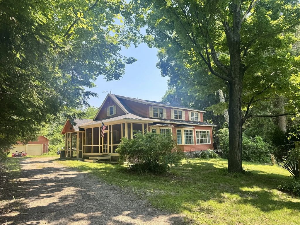 43 White Oaks Rd, Laconia