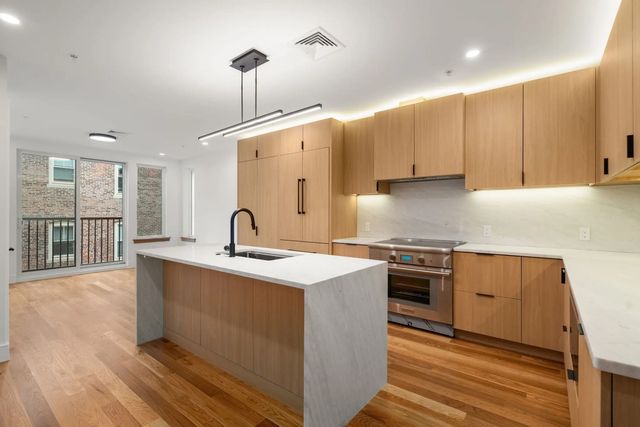 58 Kent #302, Brookline