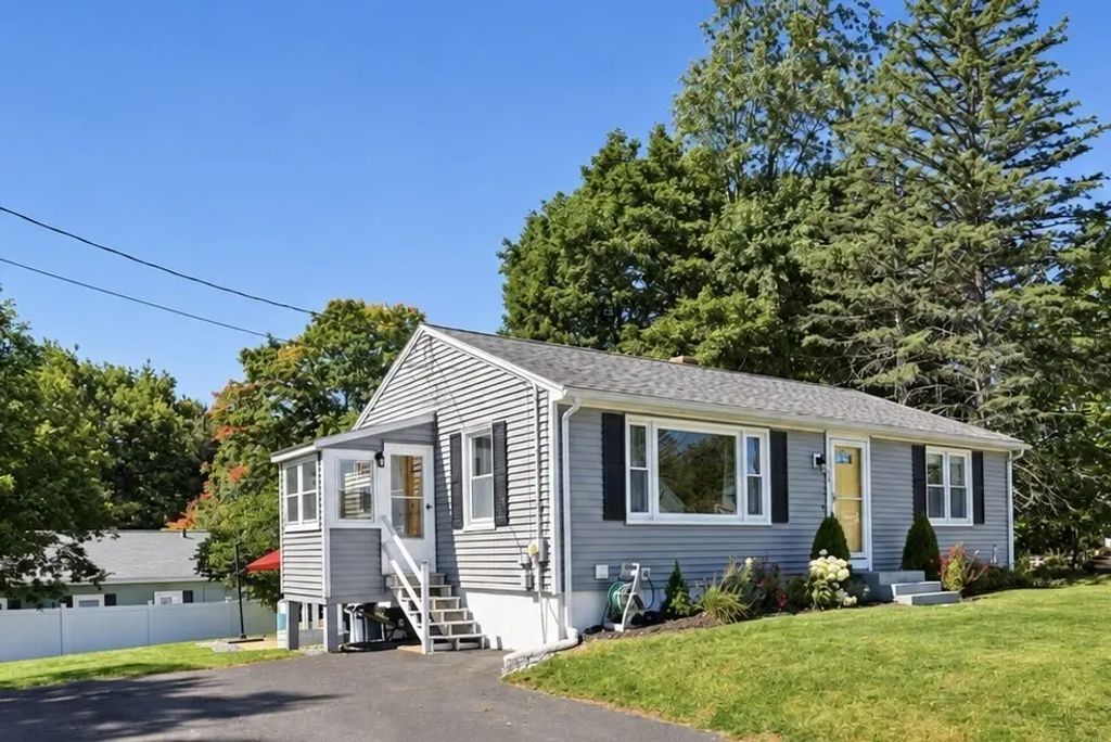 18 Longview St., West Boylston