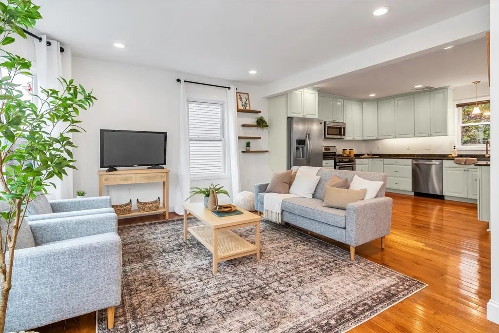 21 Emerton St #2, Salem