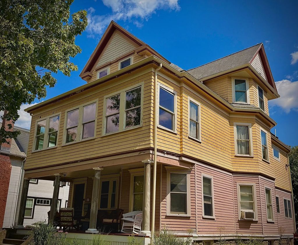 83 Harlow St #1, Arlington