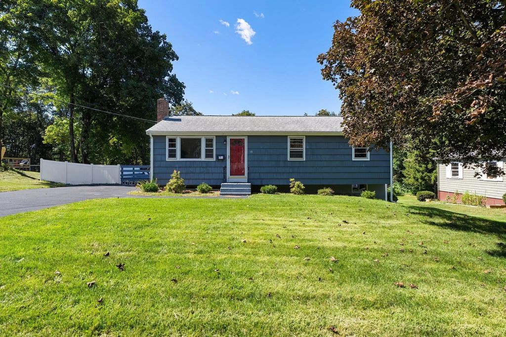 15 Bradford St, Stoughton