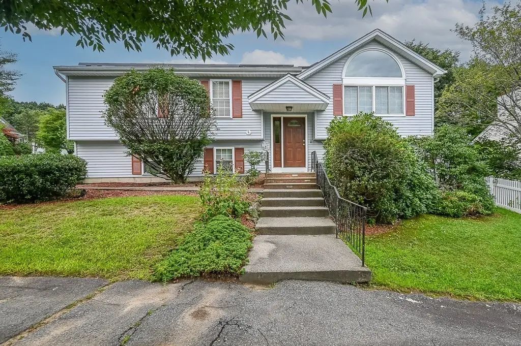 15 Wasilla Dr, Worcester