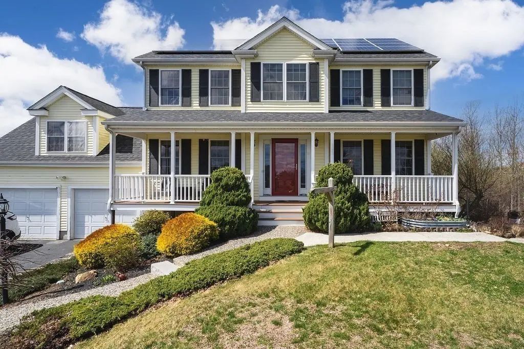 9 White Rd, Mendon