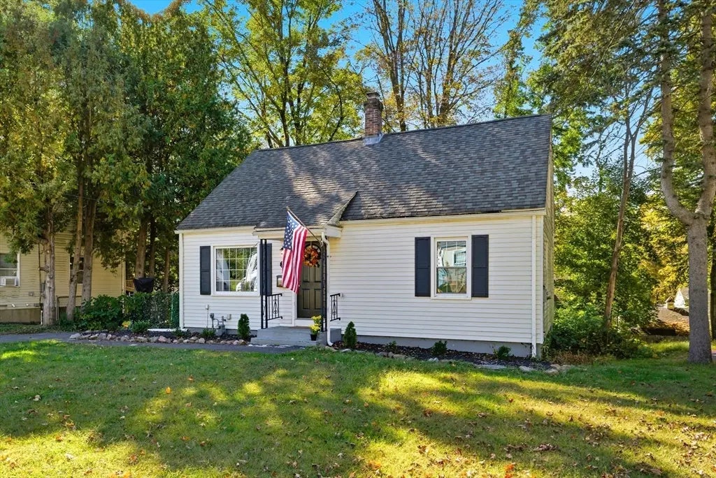 139 Upper Beverly Hills, West Springfield