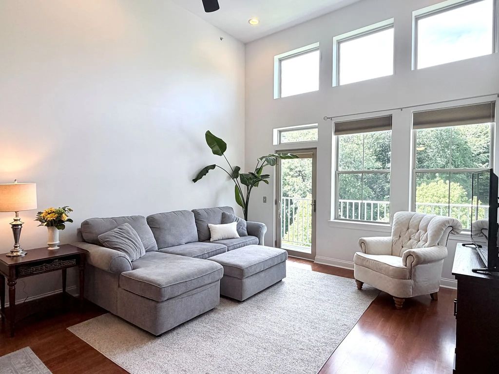 4 Harvest Dr #323, North Andover