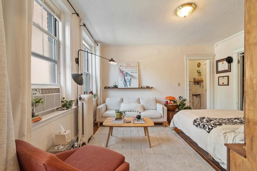 120 Riverway #4, Boston