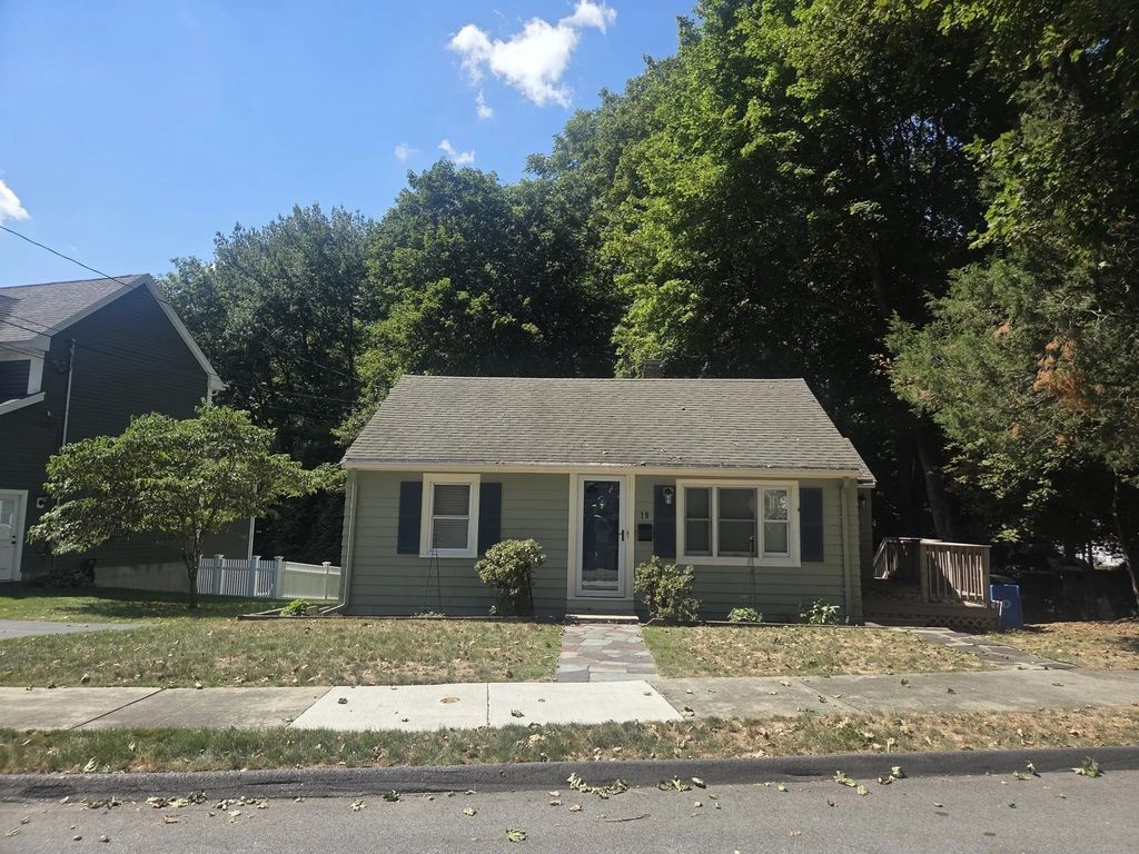 19 Penny Lane, Stoneham