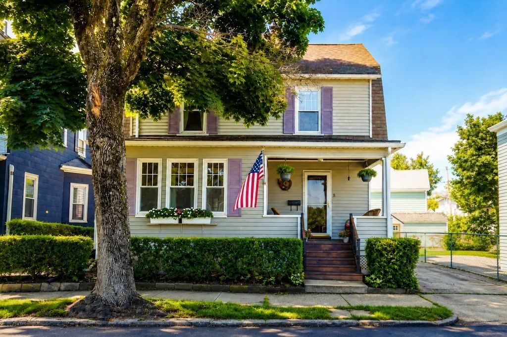 8 Highland St, Peabody