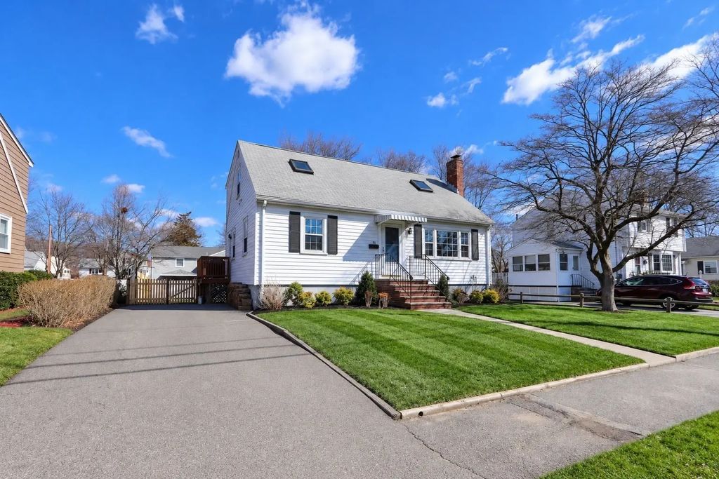 45 Redwood Drive, Norwood