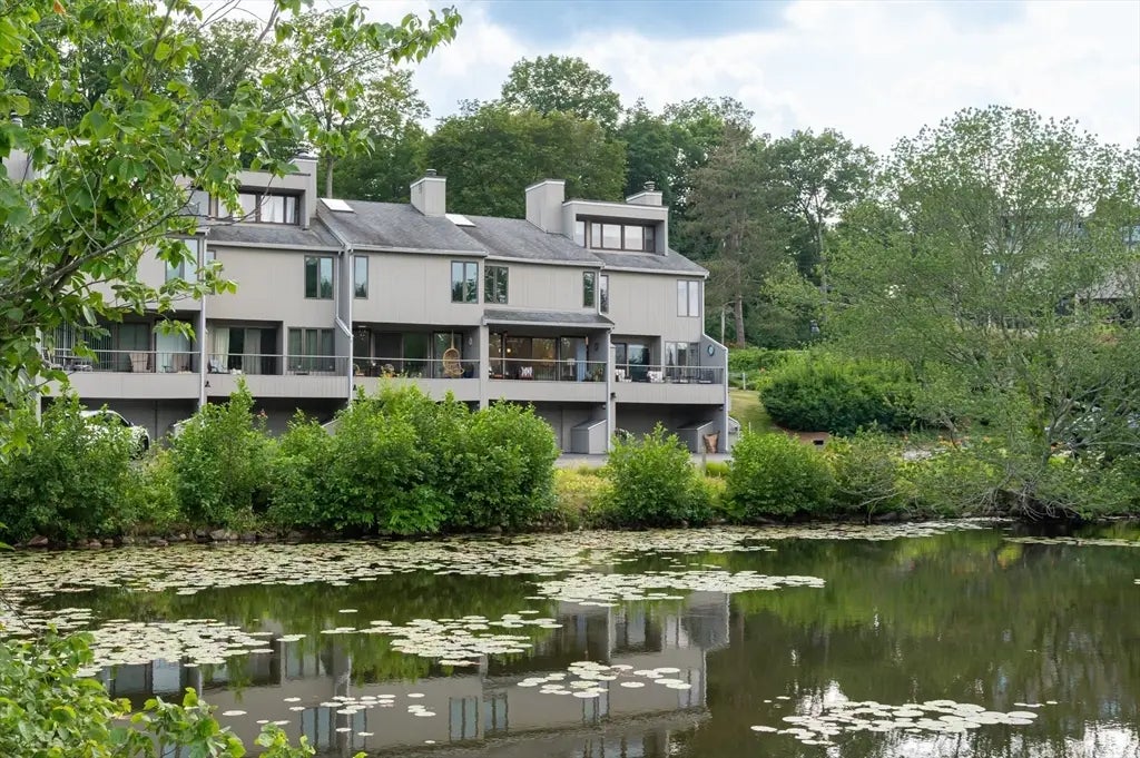 112 Mill Pond #112, North Andover