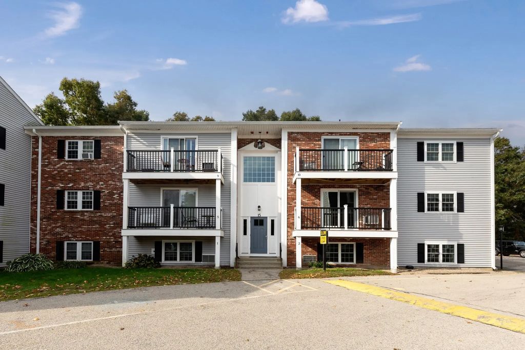15 Chapel Hill Dr #12, Plymouth