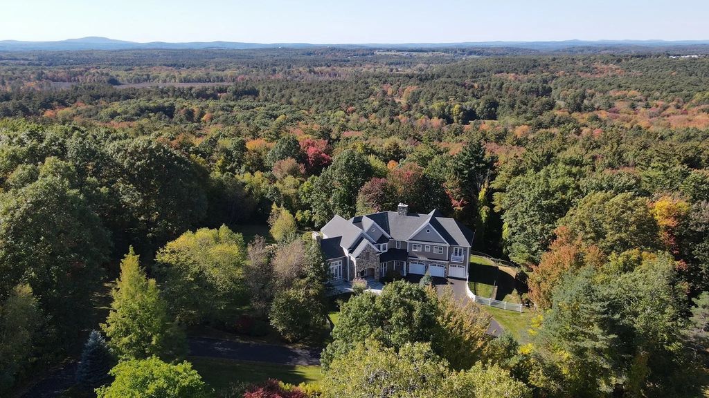 68 Prospect Hill Rd, Harvard