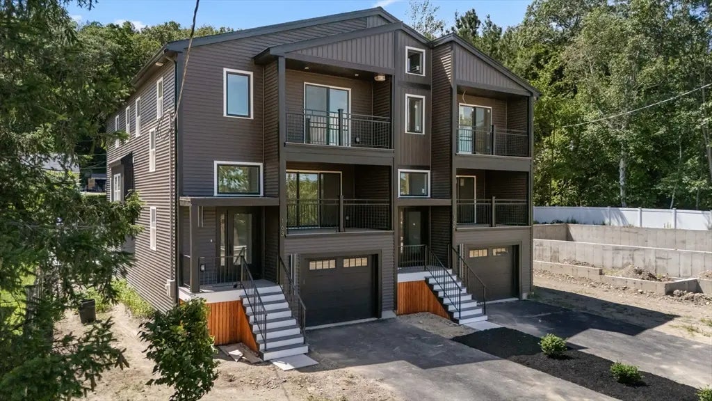 163 N Lake Ave, Worcester