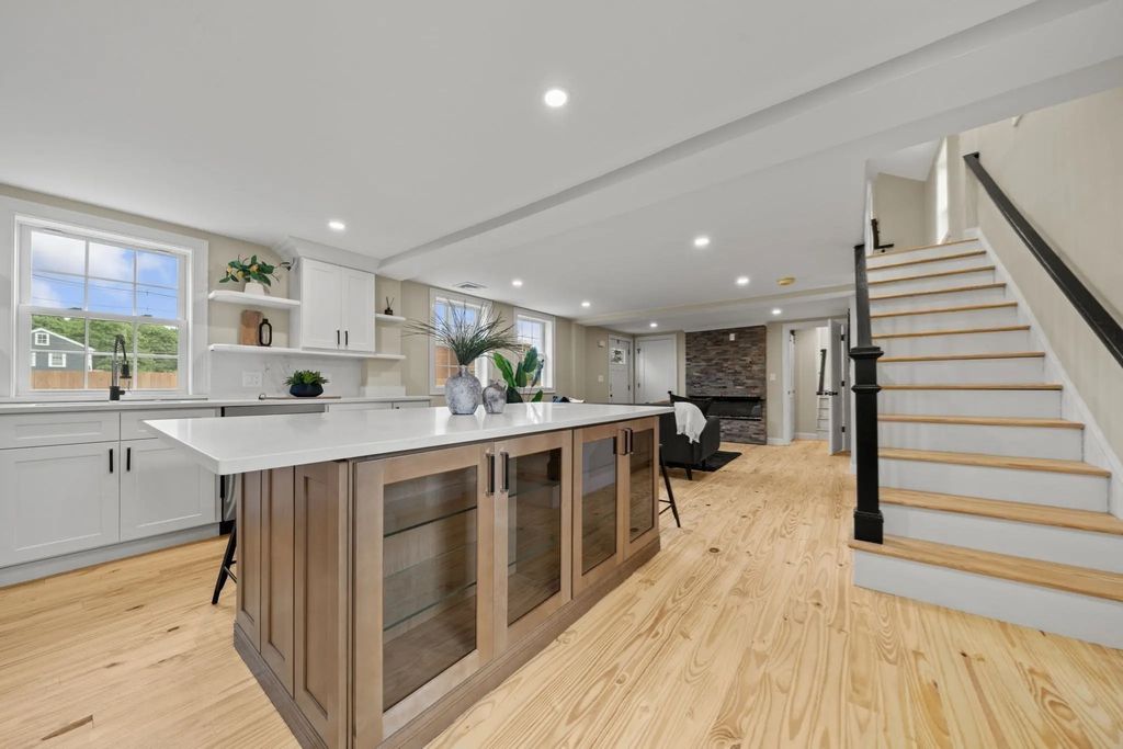 162 High St #b, Danvers