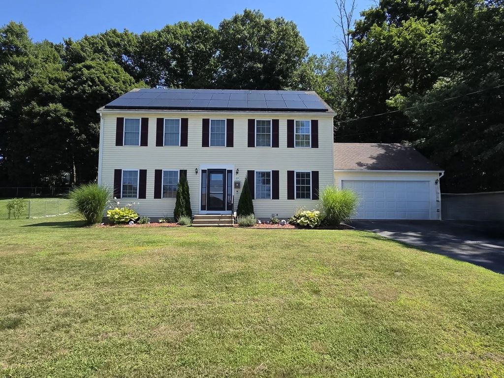 29 Cushing Rd, Webster