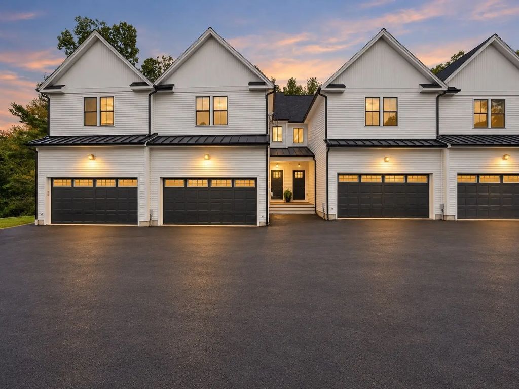 41 Homeward Avenue #b, Uxbridge