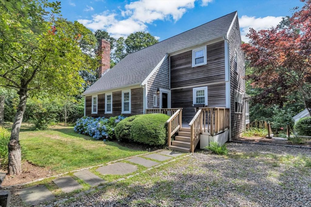 51 Tracy Ln, Brewster