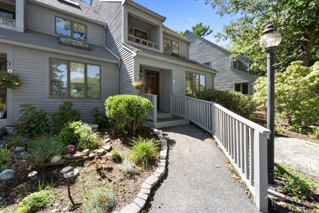 612 Essex Ave #5, Gloucester