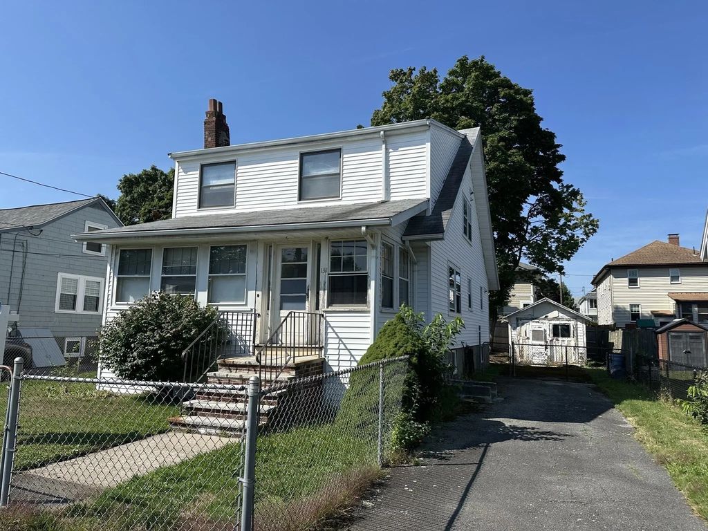 131 Farrington St, Quincy