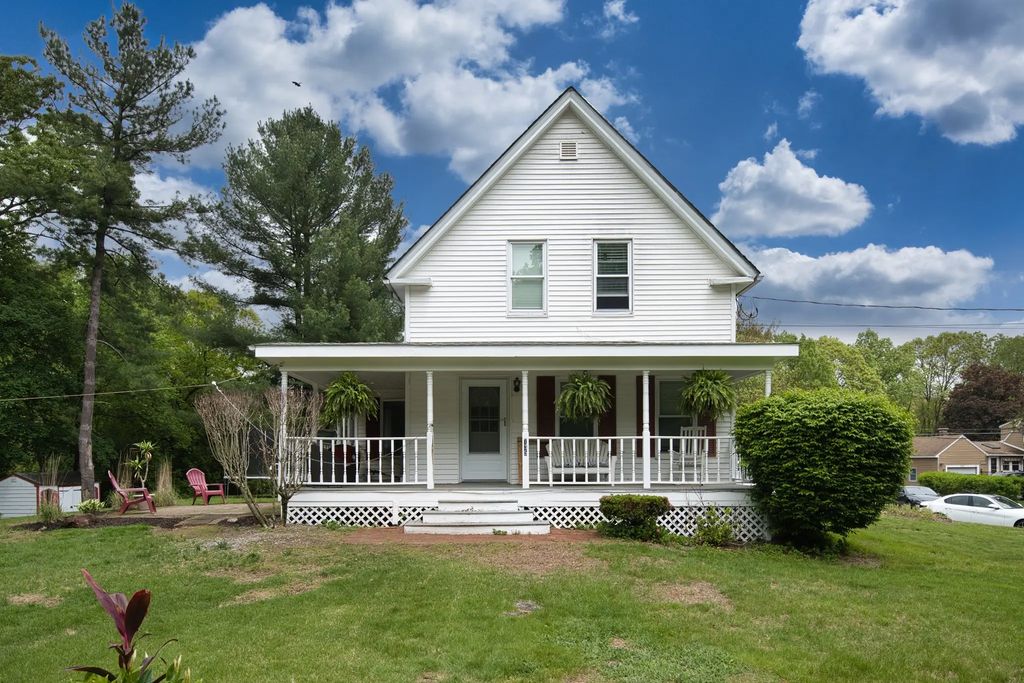 735 Hildreth St, Dracut