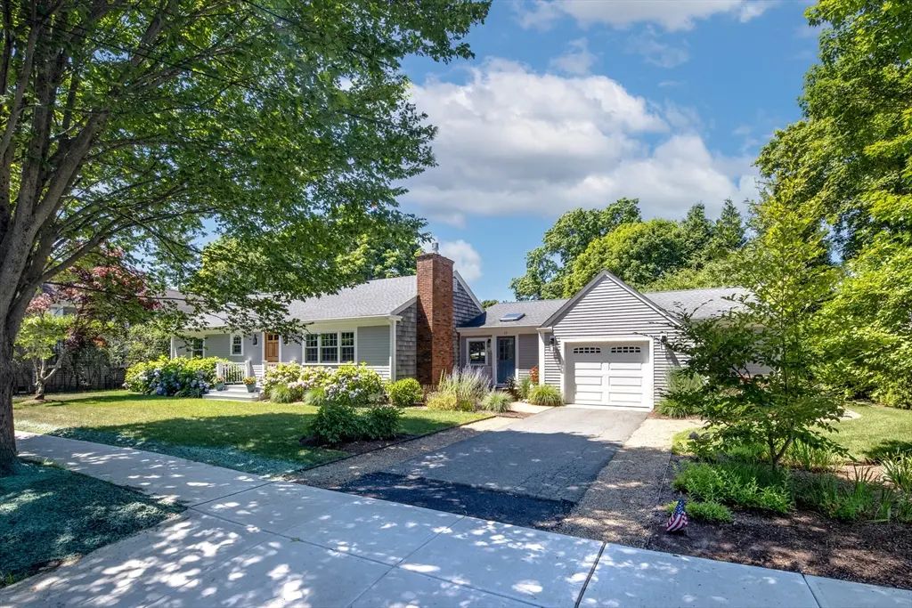 33 Pearl St, Mattapoisett