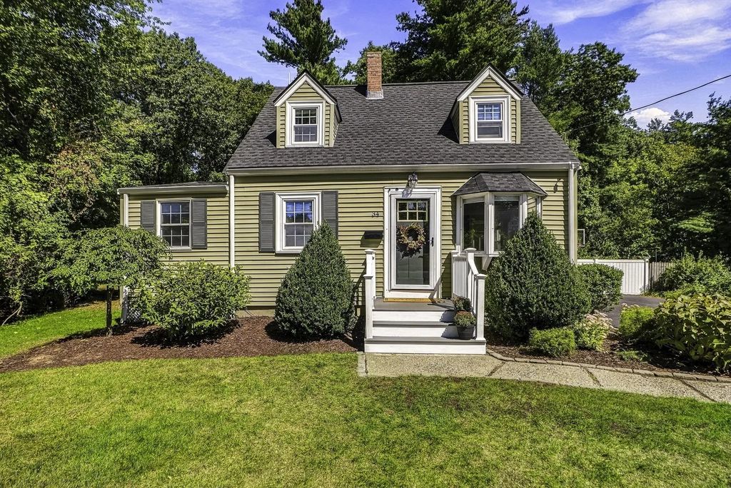 34 Audrea Rd, Framingham