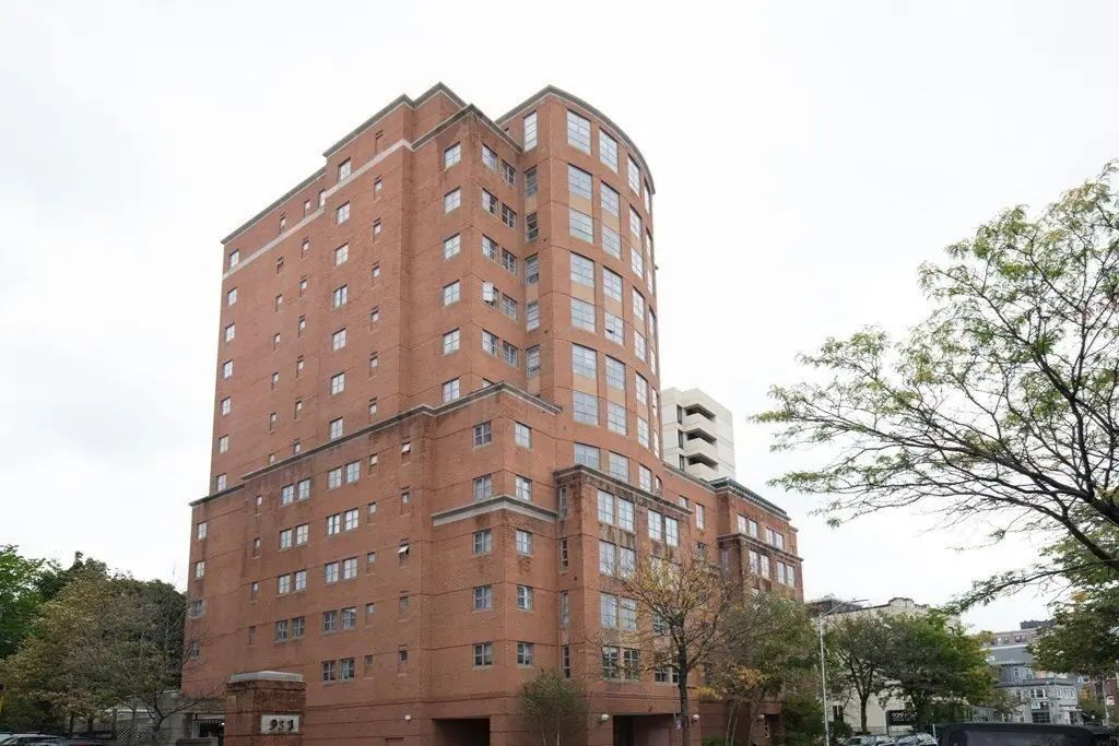 931 Massachusetts Ave. #801, Cambridge