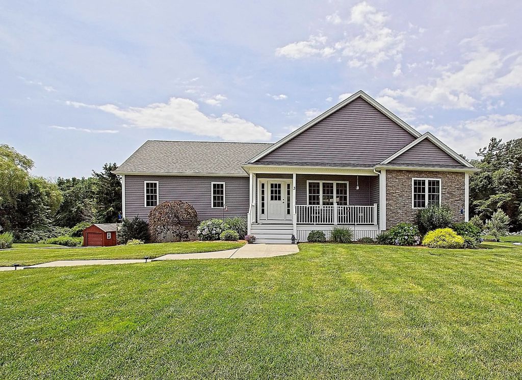 3 Blacksmith Drive, Acushnet
