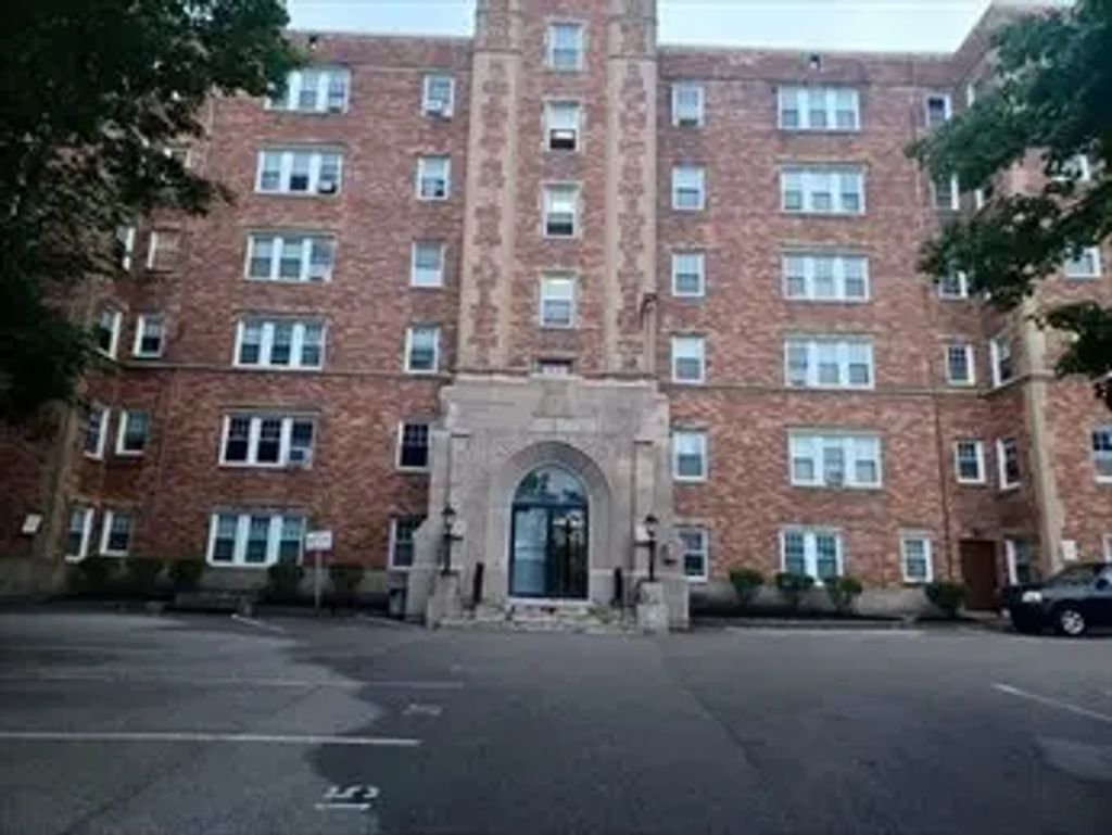 195 Thomas Burgin Pkwy #511, Quincy