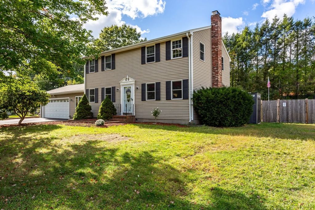 66 Eleanor Rd, Raynham