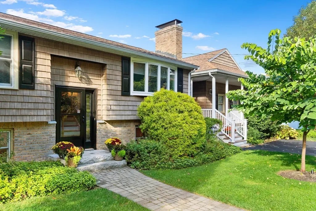 1 Maddabon Pl, Peabody