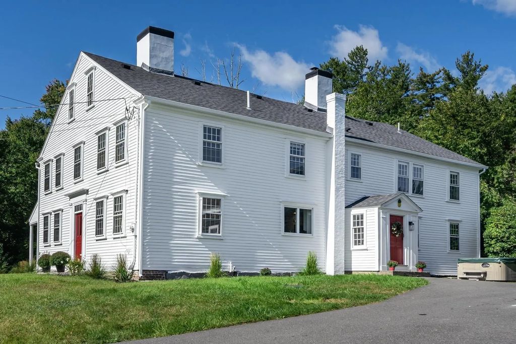 321 Princeton Rd, Sterling