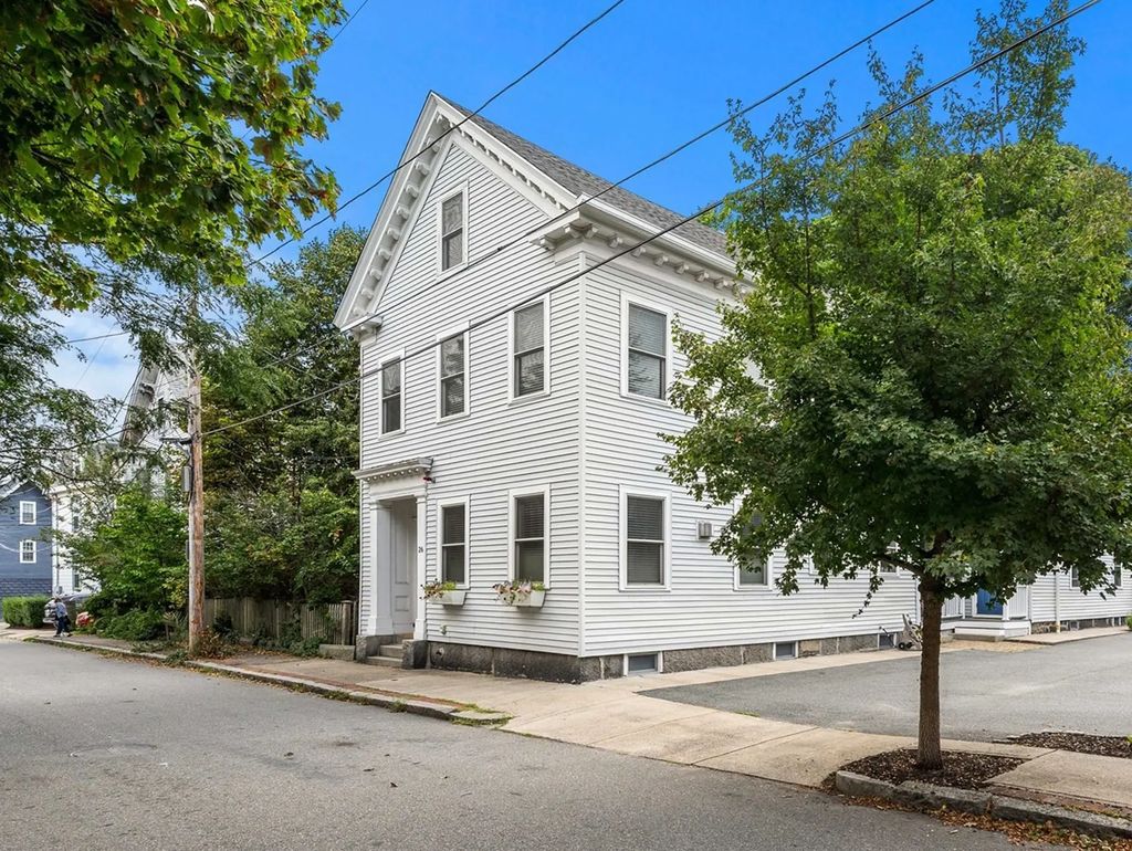 26 Andrew Street #2r, Salem