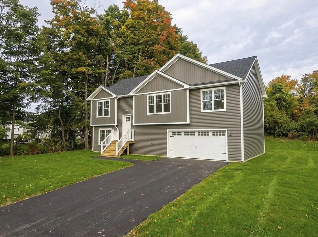 844 Homestead Avenue, Holyoke