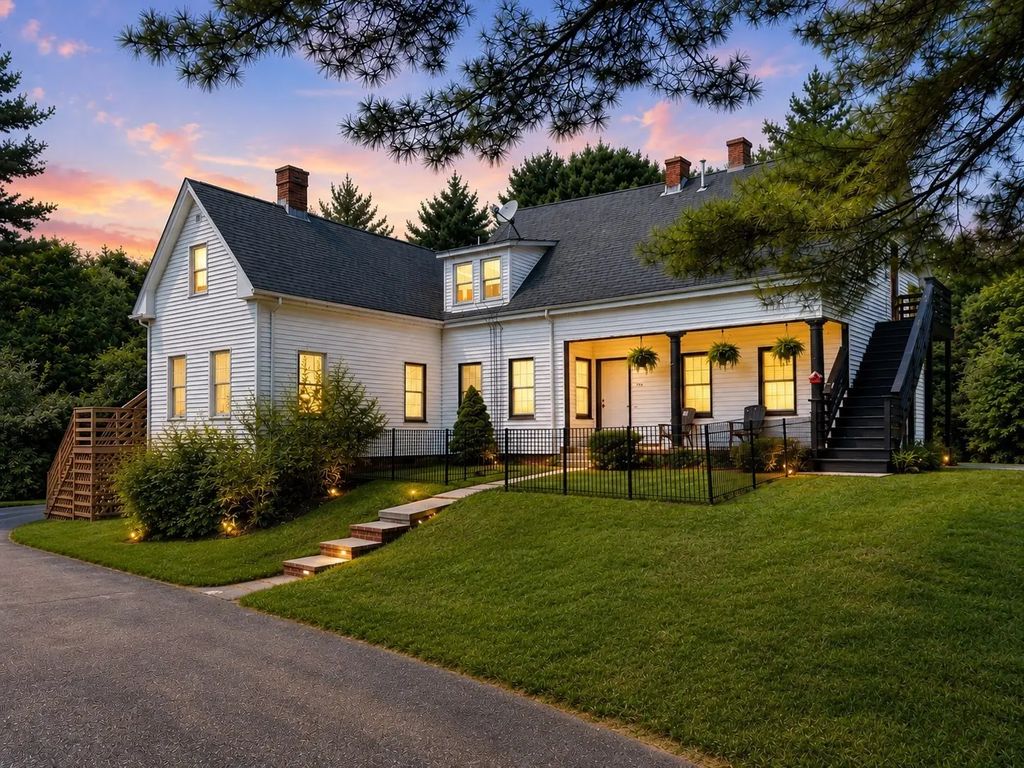 738 Crescent St, East Bridgewater
