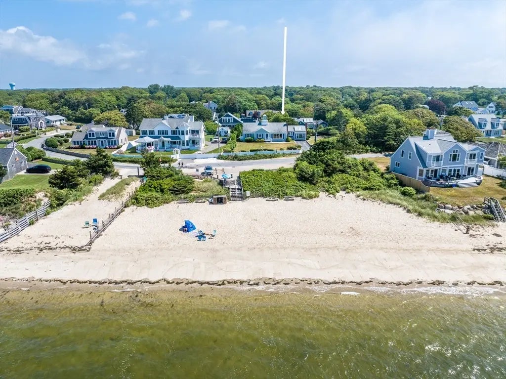 33 Hedge Row, Yarmouth