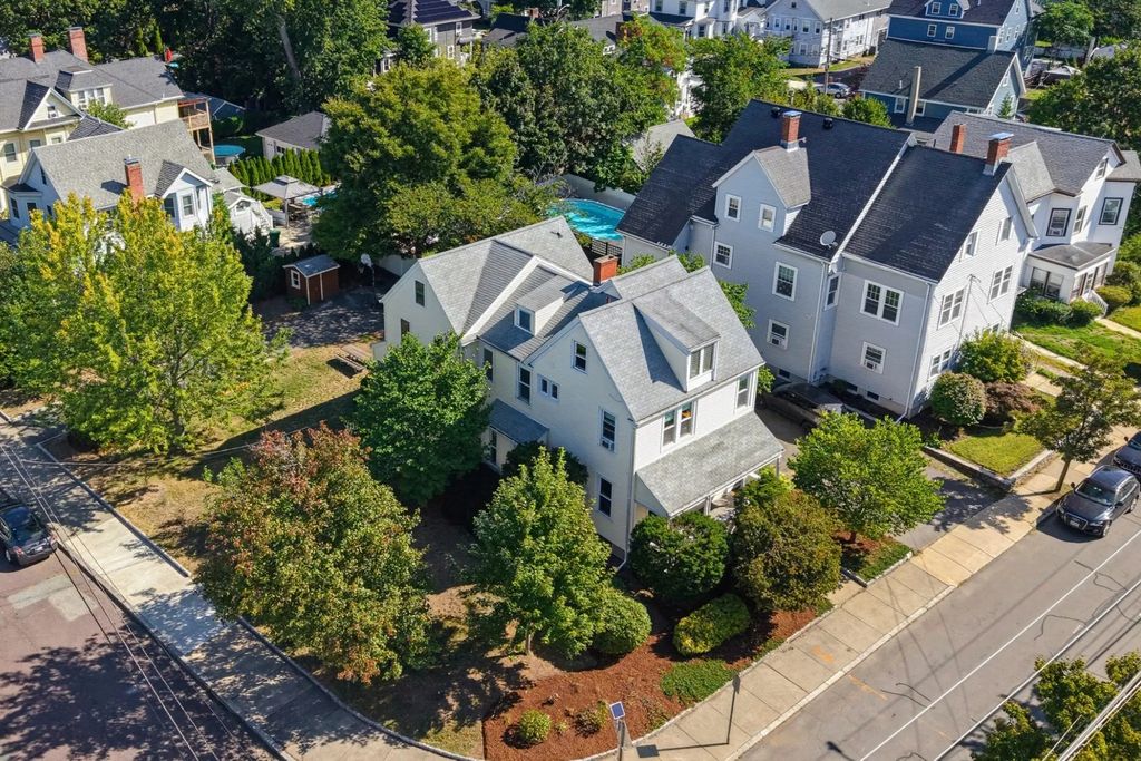 148 Washington St, Medford