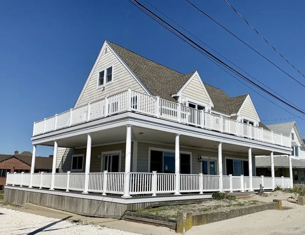 93 Beach Avenue #9/15-5/15, Hull